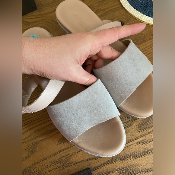 Sophia Milano size 7.5 light grey suede sandal - Picture 6 of 9